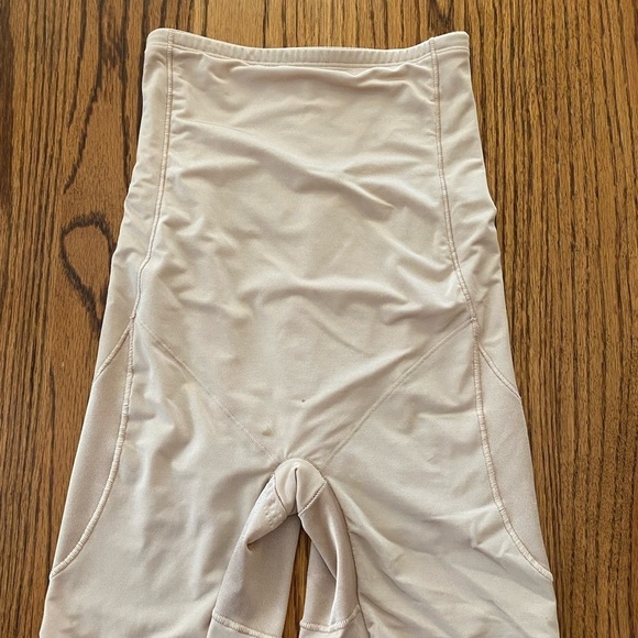 Miraclesuit Nude High Waist Slimmer Rear Lift/Thigh Control/Extra Firm Shapewear - Picture 1 of 5